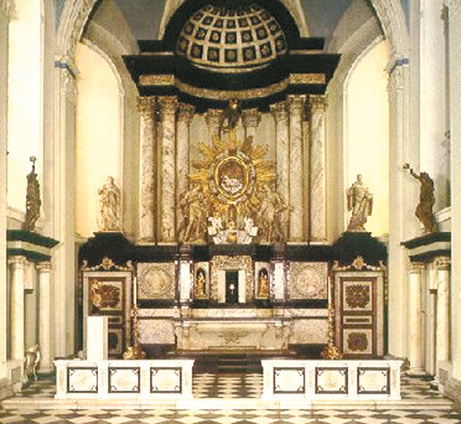 Der Altar, auf dem ein Teil der Reliquie der wundertätigen Hostie aufbewahrt wird