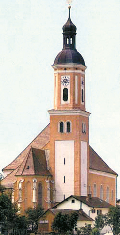 Der Kirchturm der Wallfahrtskirche San Salvatore in Bettbrunn
