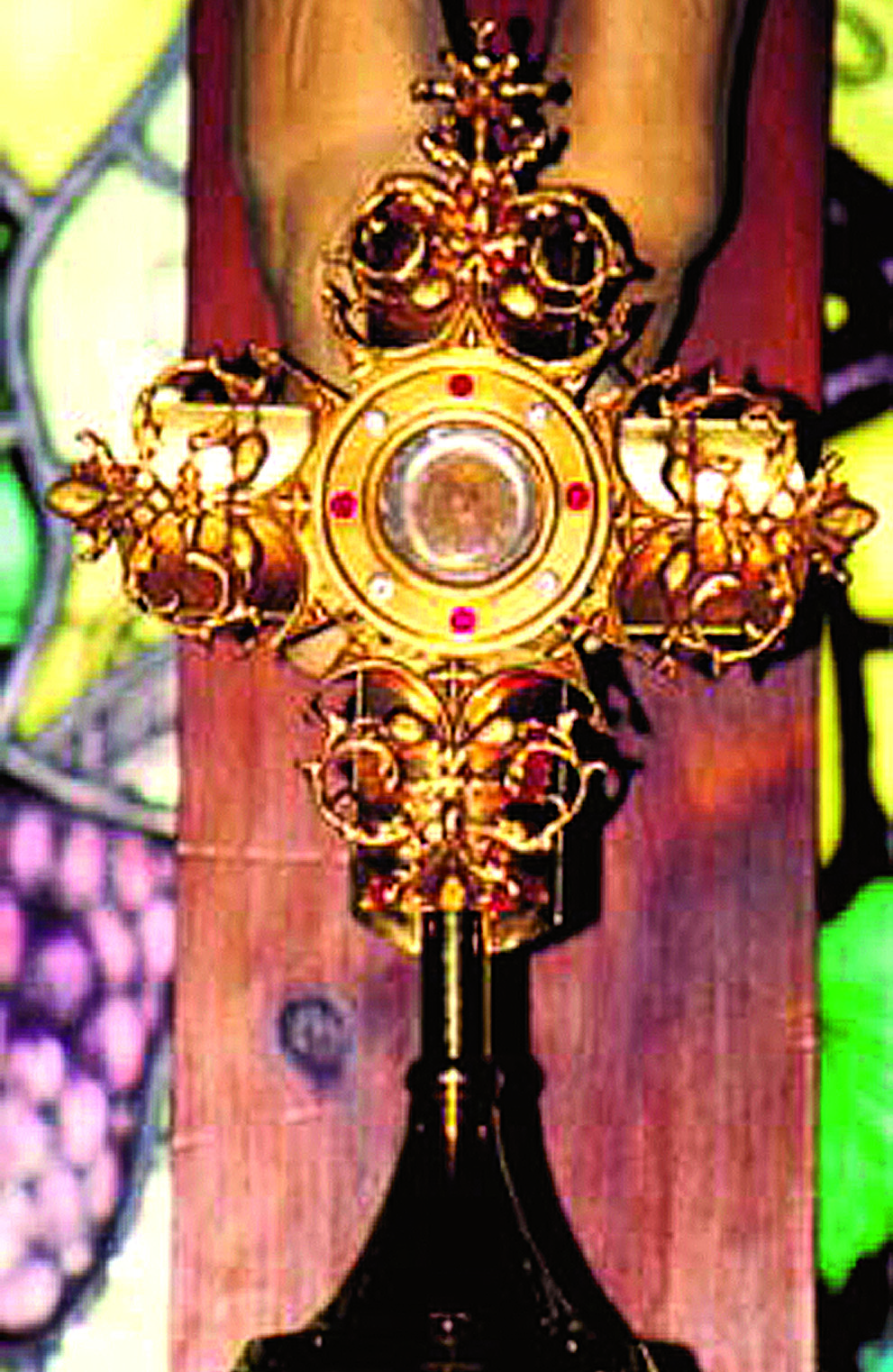 reliquiario containing the sacred earth stained by the Precious Blood of Christ from the Cross (Czestochowa, Poland)