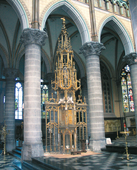 Innenschiff der Basilika St. Bartholomäus und des Heiligen Sakraments in Meerssen