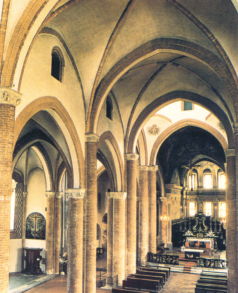 Interno della collegiata di San Secondo