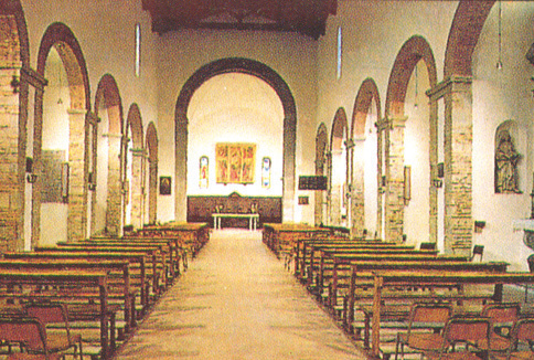 Interno della basilica di Bagno di Romagna, nella Basilica degli astanti, confessa la sua incredulità e il miracolo di Santa Maria Assunta, la reliquia dell'Eucle avvenuta ormai davanti ai suoi occhi.