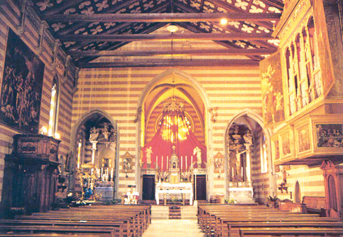 Innenraum der Kirche des Allerheiligsten Leibes Christi