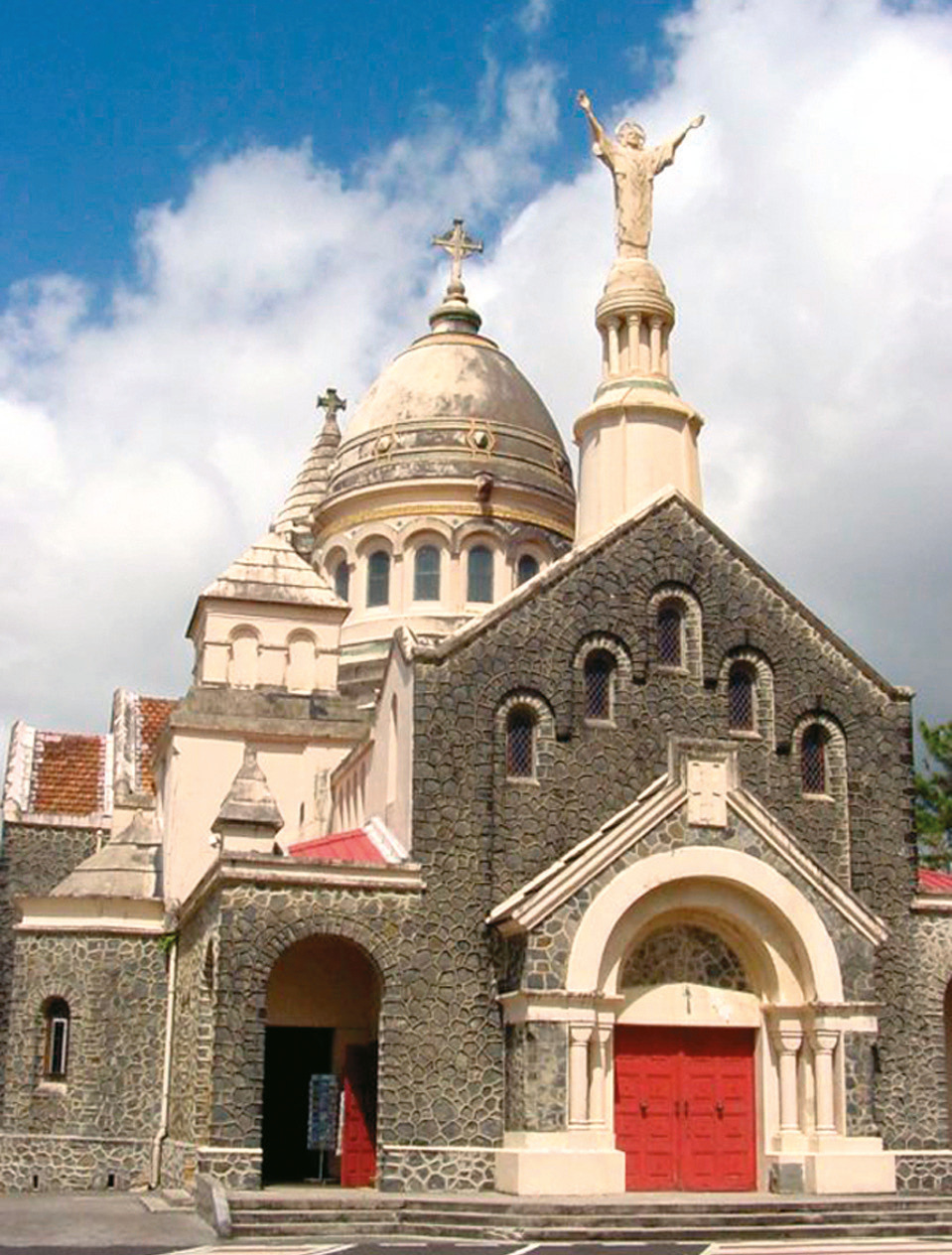Historical artwork and preserved documentation of the Eucharistic Miracle of Morne-Rouge (1902)
