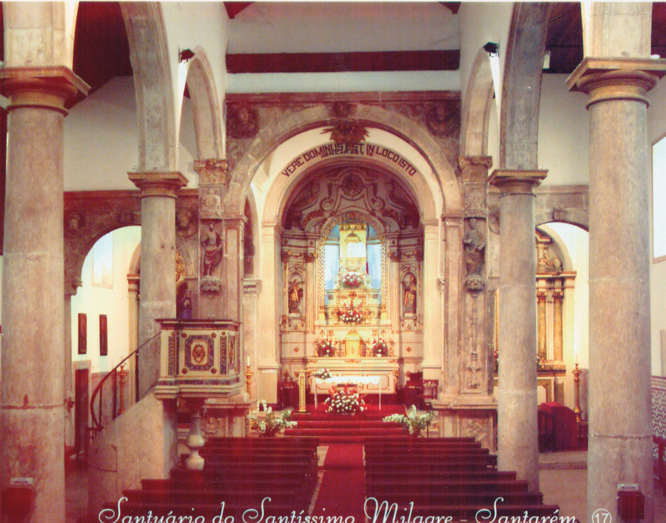 en Santarém. Interior del Santuario del Santísimo Milagro, Santarém