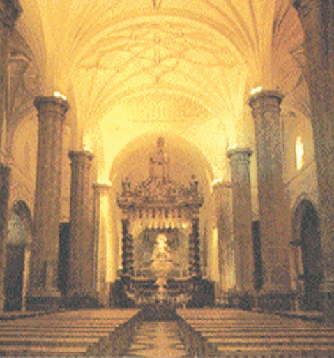 Ünnepélyes éves Corpus Christi körmenet a szent tizedesekkel Daroca utcáin